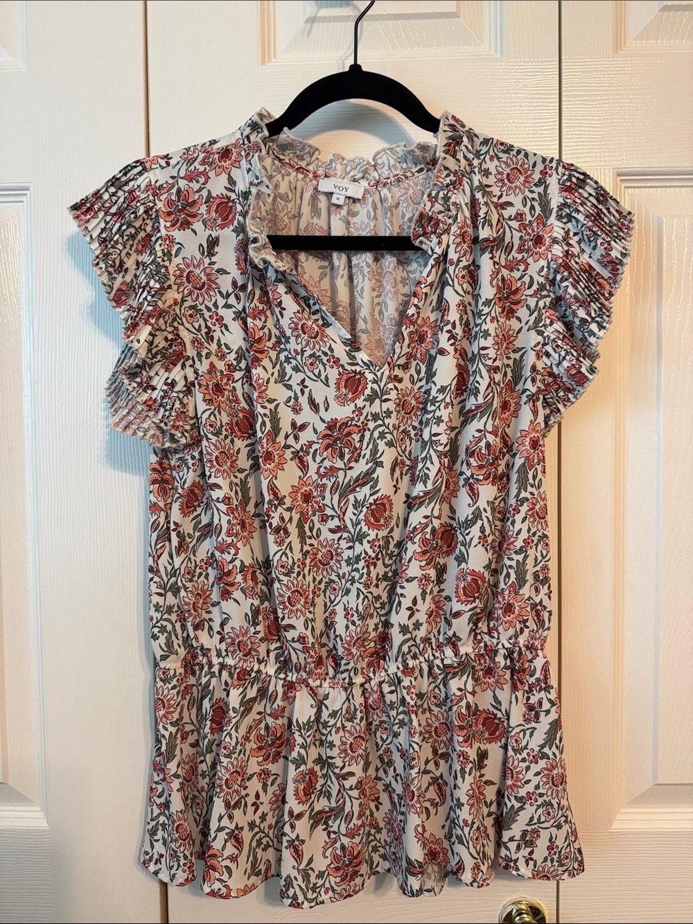 Voy | Floral Short Ruffle Sleeve Blouse in Cream and Rust